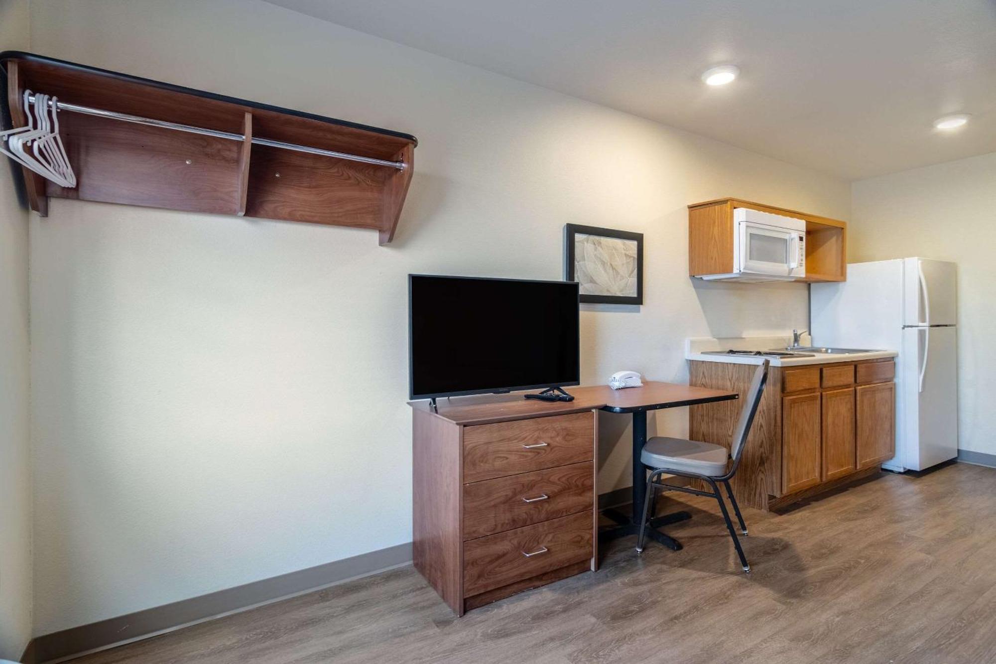 Woodspring Suites Champaign Near University Ngoại thất bức ảnh
