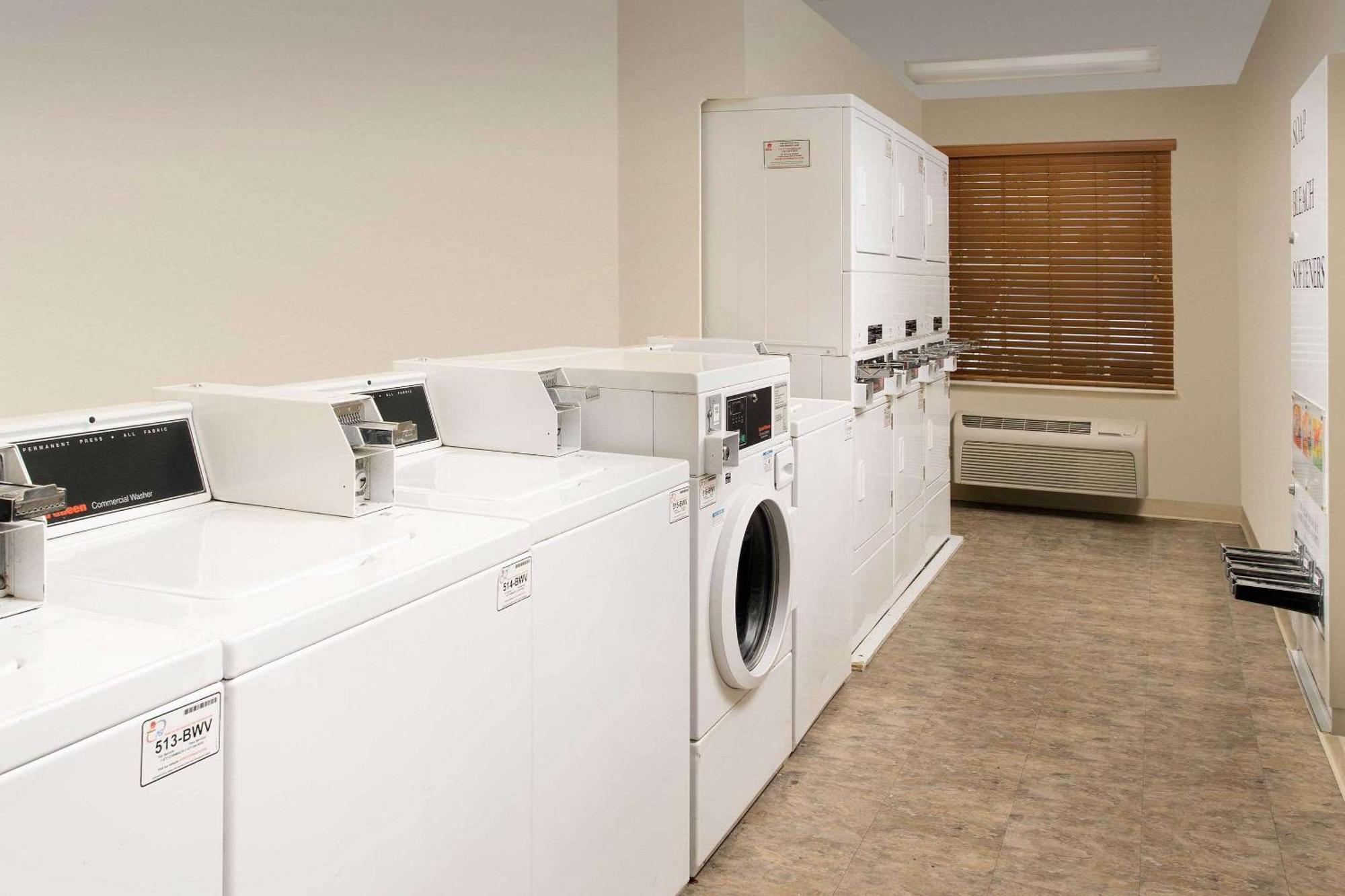 Woodspring Suites Champaign Near University Ngoại thất bức ảnh