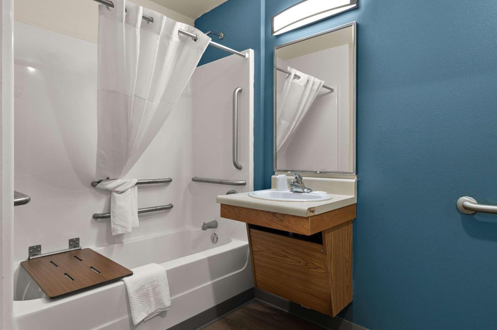 Woodspring Suites Champaign Near University Ngoại thất bức ảnh