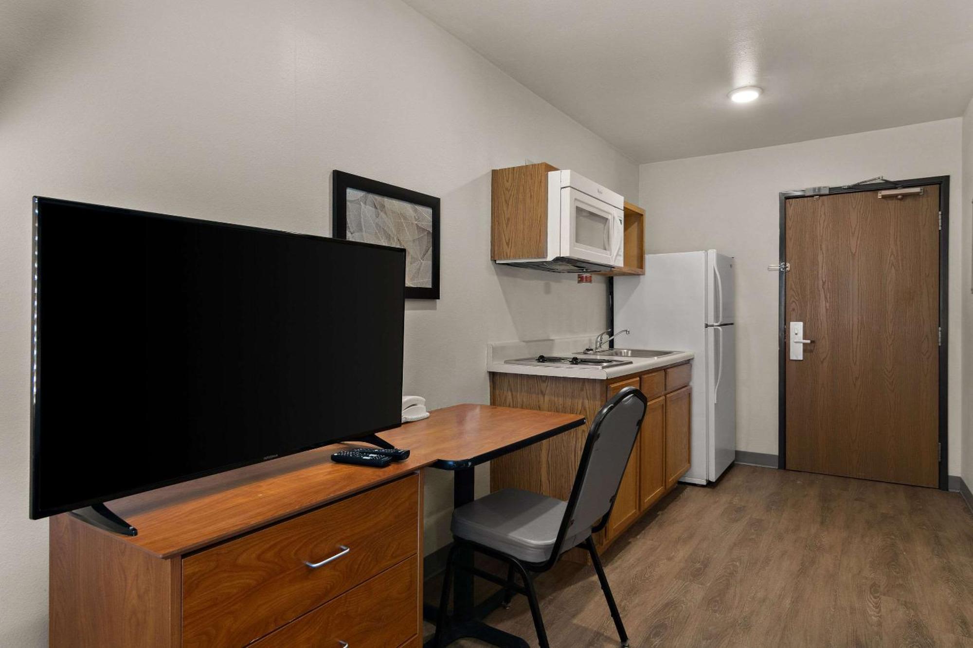 Woodspring Suites Champaign Near University Ngoại thất bức ảnh