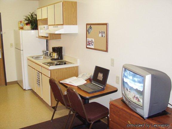 Woodspring Suites Champaign Near University Phòng bức ảnh